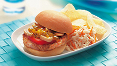 Burger v&agrave; khoai t&acirc;y l&aacute;t chi&ecirc;n gi&ograve;n
